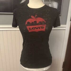 Levi’s Black Semi-Sheer Slim Fit Tshirt NYC Red Apple Size Medium